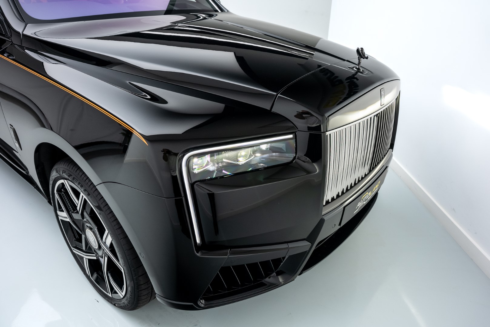 2025 ROLLS ROYCE CULLINAN BLACK BADGE. DUALITY TWILL. SANCTUARY SEATS. BESPOKE SOUND SYSTEM